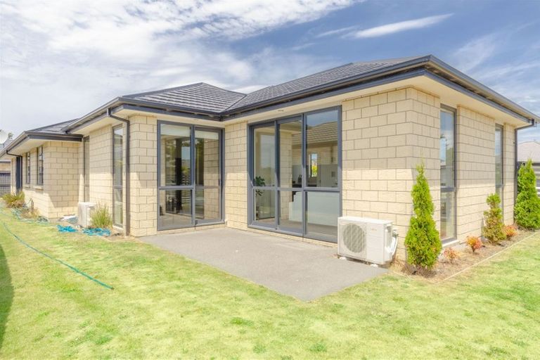 Photo of property in 2 Constance Place, Aidanfield, Christchurch, 8025