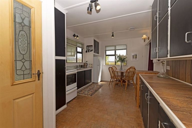 Photo of property in 86 Flanshaw Road, Te Atatu South, Auckland, 0610