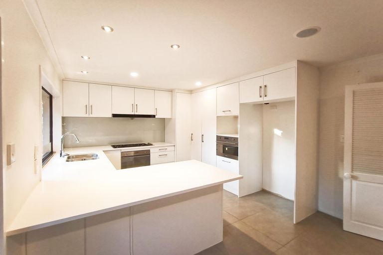 Photo of property in 9 Cornelian Crescent, Half Moon Bay, Auckland, 2012