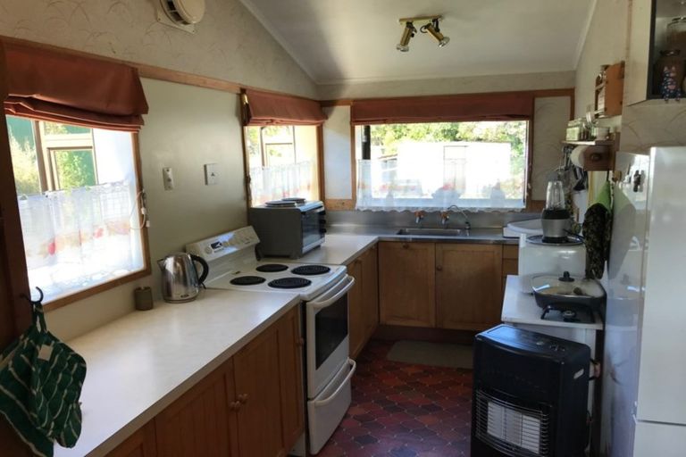 Photo of property in 31 Tombleson Road, Lake Rotoma, Rotorua, 3074