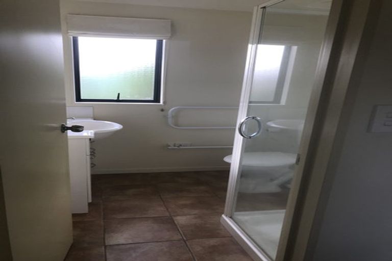 Photo of property in 1/15 Glastron Place, Bayview, Auckland, 0629