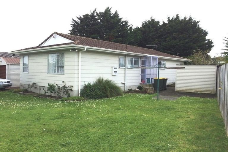 Photo of property in 23 Taitimu Drive, Weymouth, Auckland, 2103