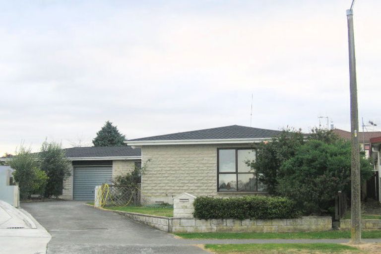 Photo of property in 126 Tait Drive, Greenmeadows, Napier, 4112