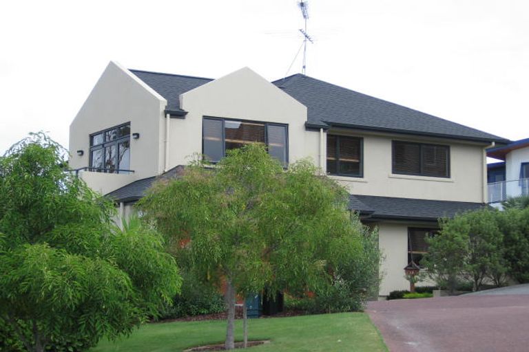 Photo of property in 17 Asbury Crescent, Campbells Bay, Auckland, 0630