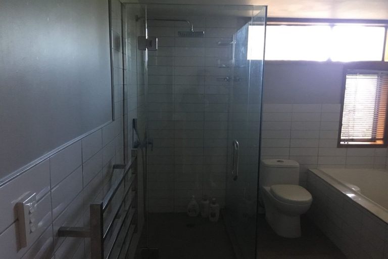 Photo of property in 1049 Scenic Drive North, Swanson, Auckland, 0816