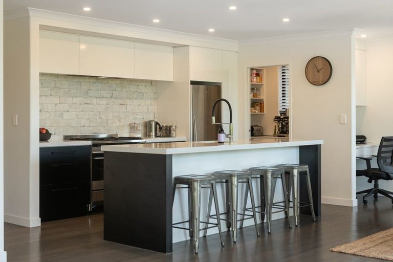 Photo of property in 2 Rochfort Crescent, Pyes Pa, Tauranga, 3112