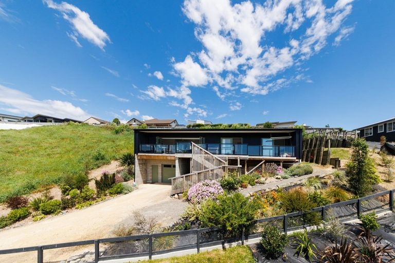 Photo of property in 121 Cashmere Drive, Fitzherbert, Palmerston North, 4410