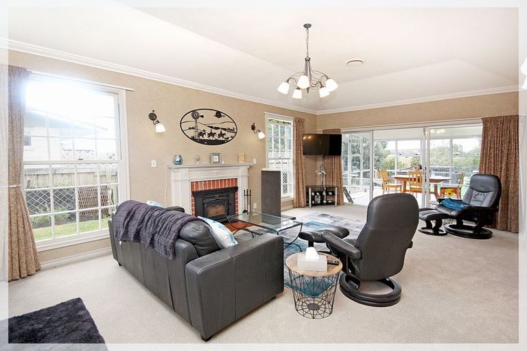 Photo of property in 54 Kawiu Road, Levin, 5510