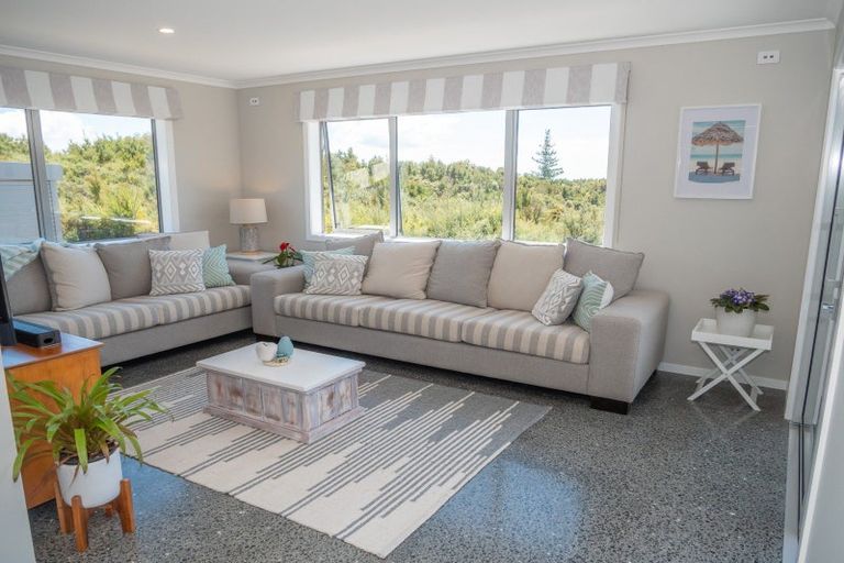 Photo of property in 116 Stratford Drive, Cable Bay, 0420