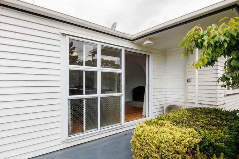 Photo of property in 2 Stoke Place, Awapuni, Palmerston North, 4412