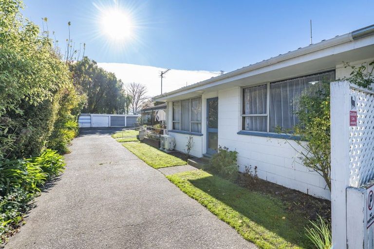 Photo of property in 2/45 Gresford Street, Edgeware, Christchurch, 8013
