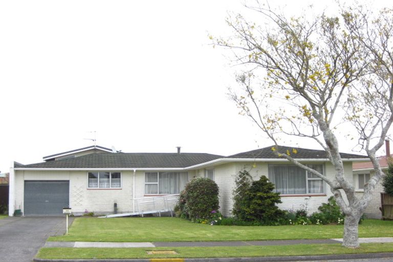 Photo of property in 34 Nevada Drive, Merrilands, New Plymouth, 4312