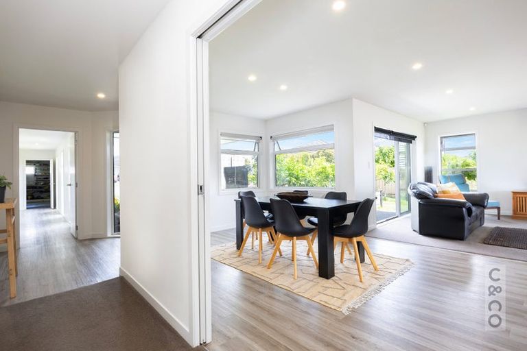 Photo of property in 96 Pohutukawa Parade, Riverhead, 0820