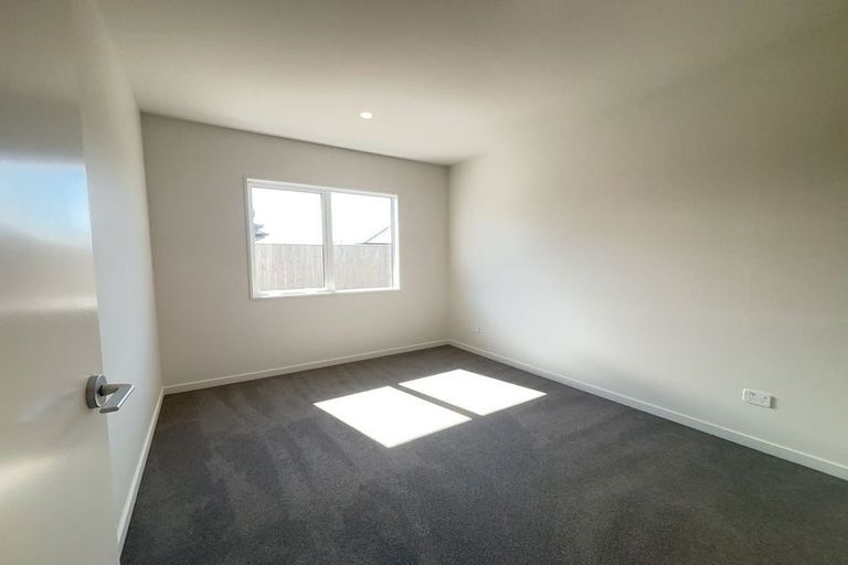 Photo of property in 31 Te Kanawa Lane, Rolleston, 7615
