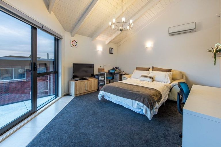 Photo of property in 10 Kowhai Road, Campbells Bay, Auckland, 0630