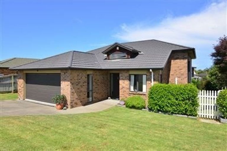Photo of property in 31 Chesterfield Way, Orewa, 0931