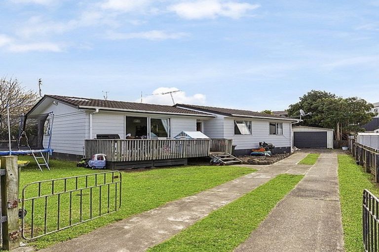 Photo of property in 12 Slim Place, Clendon Park, Auckland, 2103