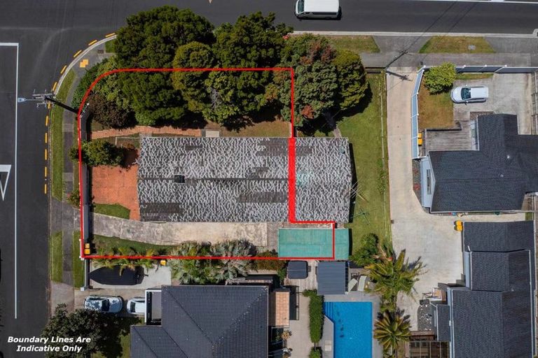 Photo of property in 1 Miltonia Avenue, Te Atatu South, Auckland, 0610