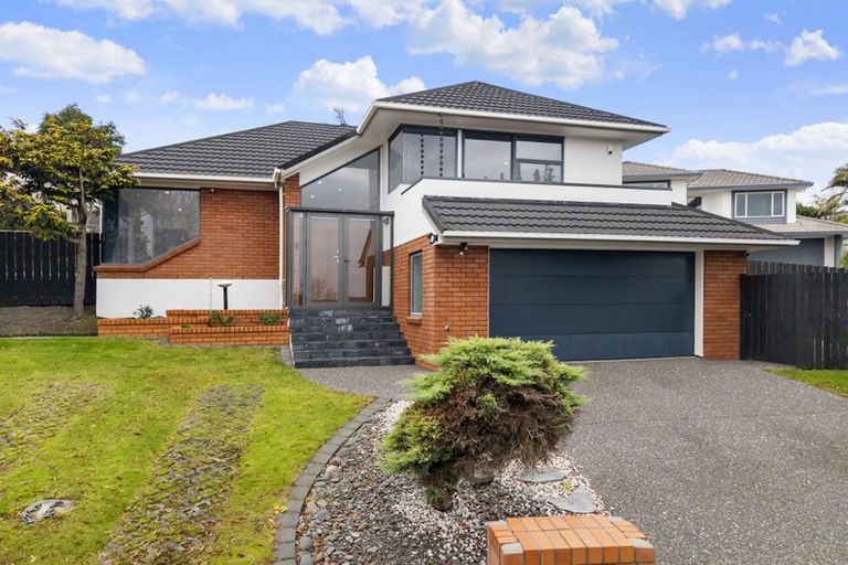 Photo of property in 32 Currell Way, Somerville, Auckland, 2014