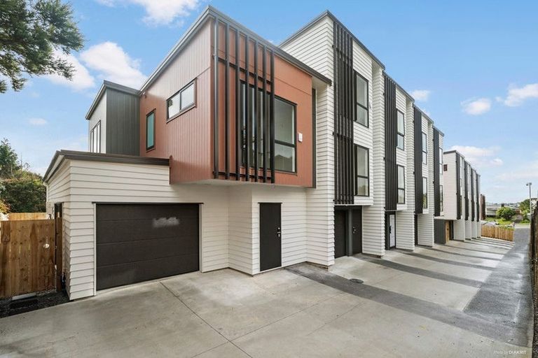 Photo of property in 3/28 Ludlow Terrace, Totara Vale, Auckland, 0627