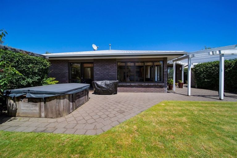 Photo of property in 36 Karina Road, Merrilands, New Plymouth, 4312