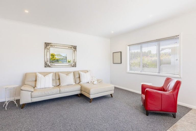Photo of property in 11 Taradale Road, Marewa, Napier, 4110