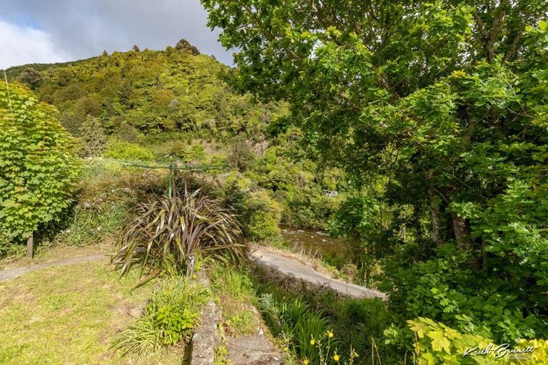 Photo of property in 16 Black Beech Street, Birchville, Upper Hutt, 5018