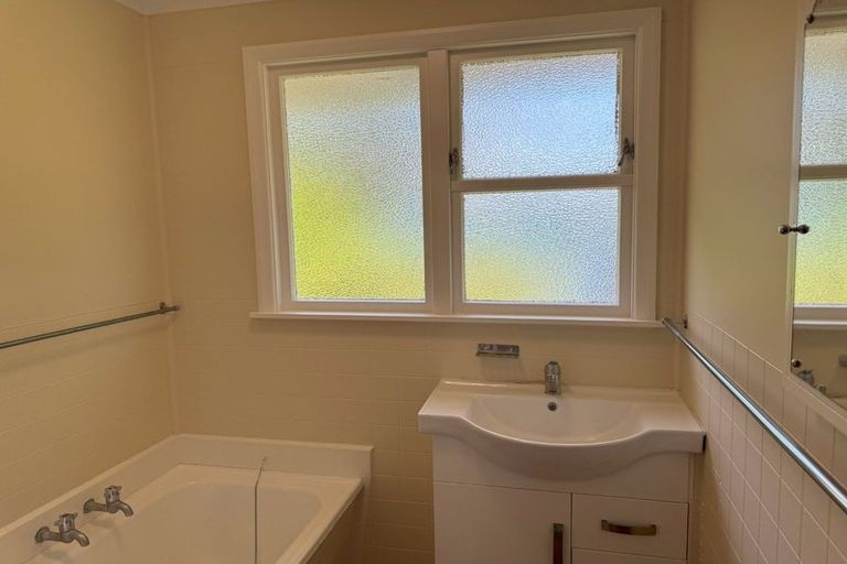 Photo of property in 9 Viscount Place, West End, Palmerston North, 4412