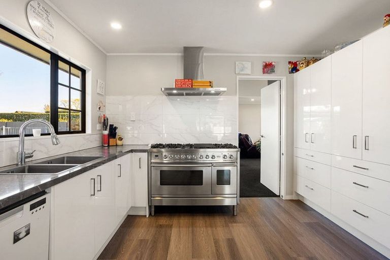 Photo of property in 64 Athlone Drive, Cambridge, 3434
