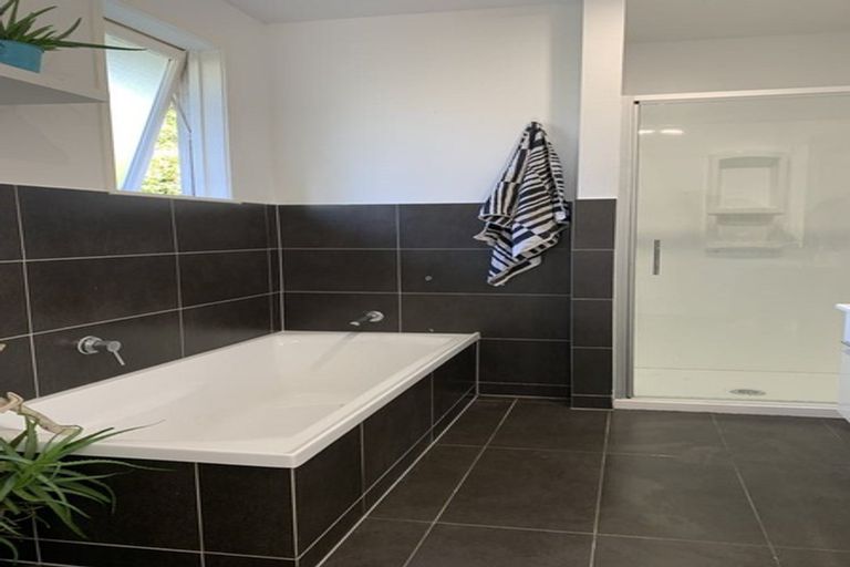 Photo of property in 27 Infidel Place, Torbay, Auckland, 0630