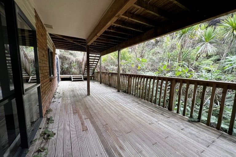 Photo of property in 45 Condor Place, Unsworth Heights, Auckland, 0632