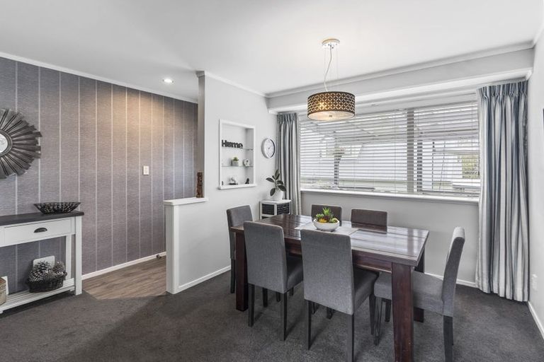 Photo of property in 61 Robbies Road, Shelly Park, Auckland, 2014