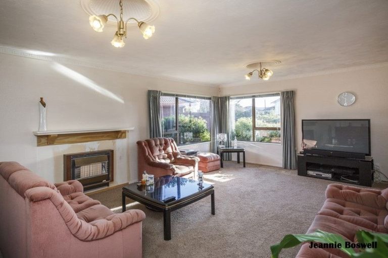 Photo of property in 37 Chippendale Crescent, Highbury, Palmerston North, 4412