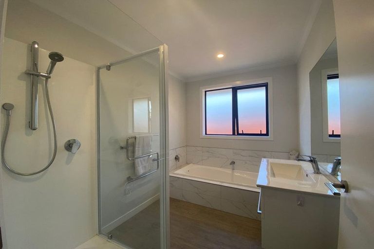 Photo of property in 18 Nukuroa Close, Waitara, 4320