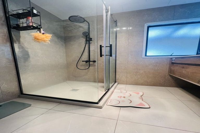 Photo of property in 391 Roscommon Road, Clendon Park, Auckland, 2103