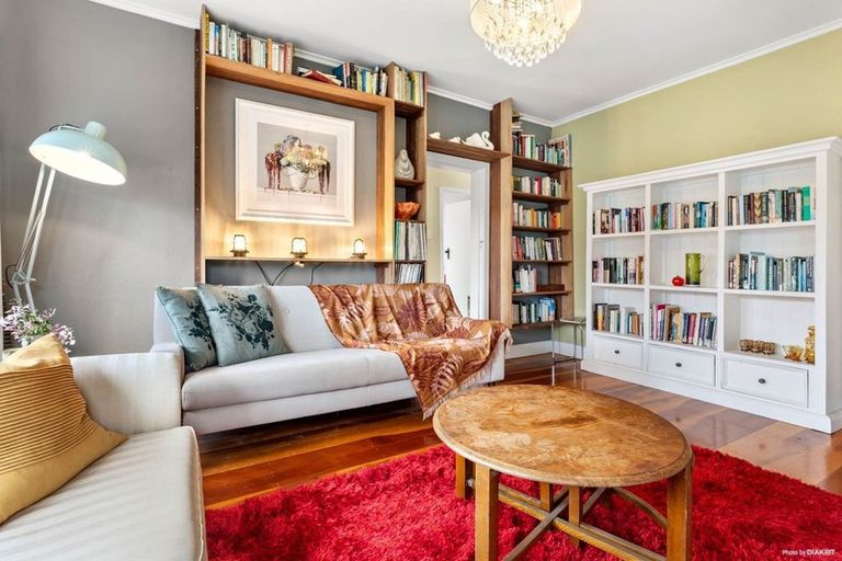 Photo of property in 5 Pine Street, New Lynn, Auckland, 0600