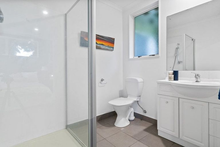 Photo of property in 27 The Track, Takanini, 2112