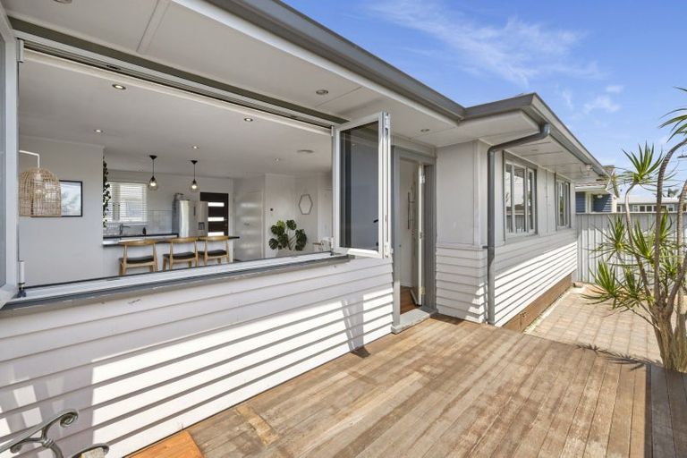 Photo of property in 10 Charles Street, Bellevue, Tauranga, 3110