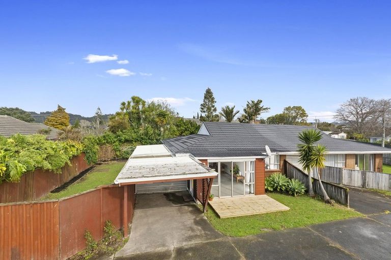Photo of property in 2/120 Woodglen Road, Glen Eden, Auckland, 0602