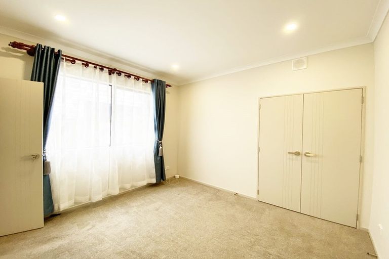 Photo of property in 17 Cooladawson Drive, Flat Bush, Auckland, 2019