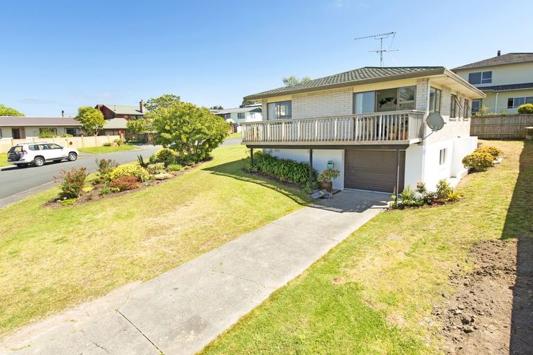 Photo of property in 1/38 Albatross Road, Red Beach, 0932