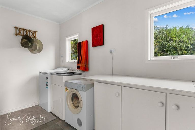 Photo of property in 38 Oxford Street, Whakapirau, Maungaturoto, 0583