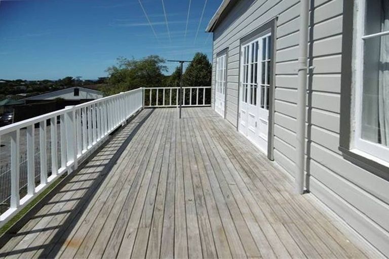 Photo of property in 218 Frankley Road, Frankleigh Park, New Plymouth, 4310