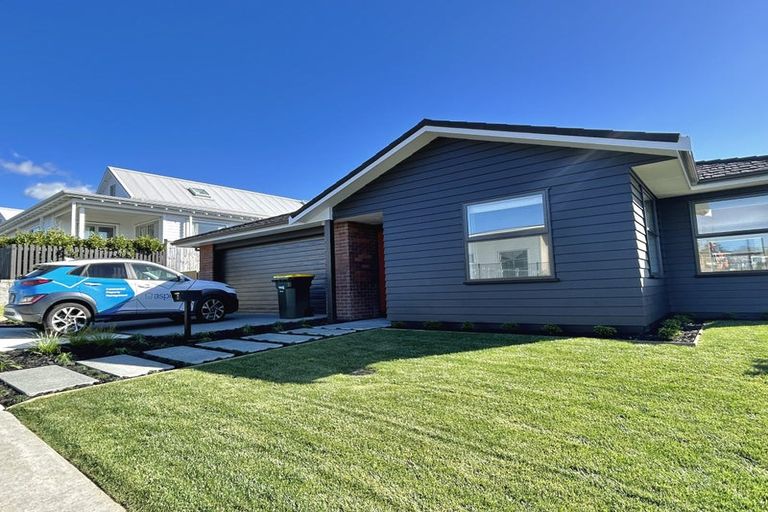 Photo of property in 2 Kuku Avenue, Red Beach, 0932