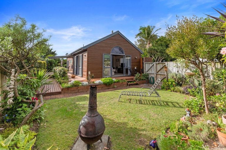 Photo of property in 28 Webb Place, Papamoa Beach, Papamoa, 3118