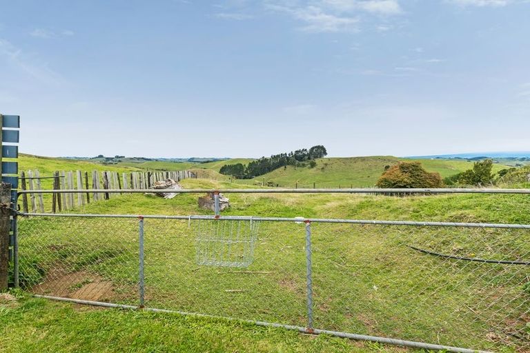 Photo of property in 890a Otaraoa Road, Tikorangi, Waitara, 4383