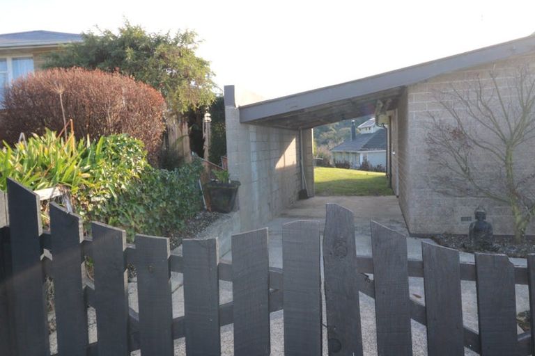 Photo of property in 216 Brockville Road, Brockville, Dunedin, 9011