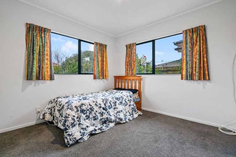 Photo of property in 5 Macadamia Close, Goodwood Heights, Auckland, 2105