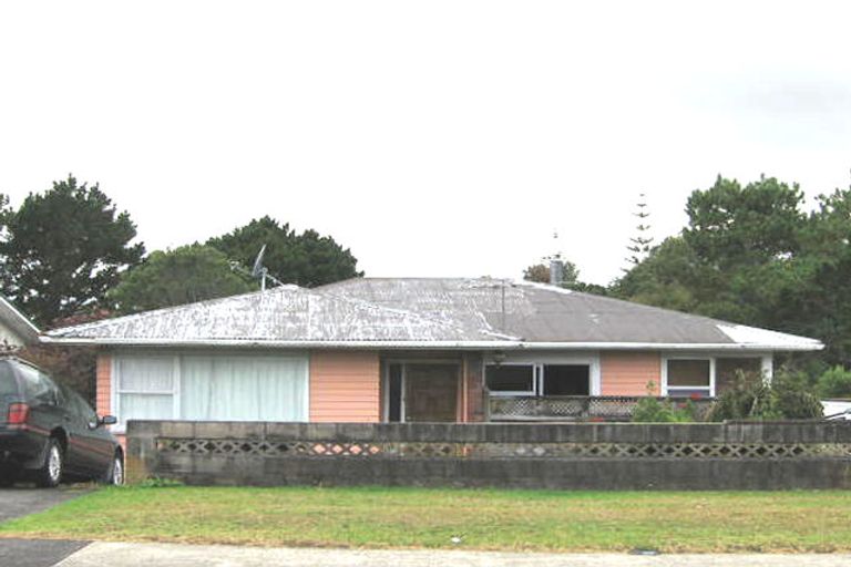 Photo of property in 31 Glendene Avenue, Glendene, Auckland, 0602