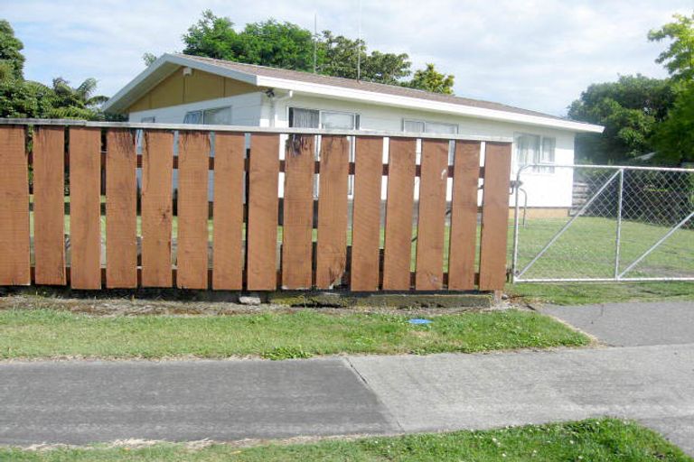 Photo of property in 1 Ash Place, Aramoho, Whanganui, 4500